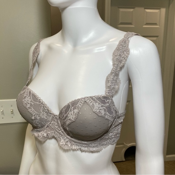 Victoria’s Secret Dream Angels Lined Demi Lace Bra - Picture 2 of 5